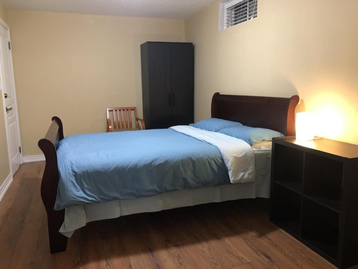 Spacious 2 Bedroom Guest Suite Toronto Exterior photo