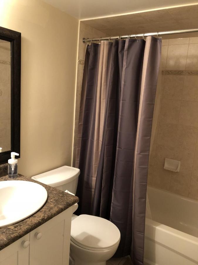 Spacious 2 Bedroom Guest Suite Toronto Exterior photo