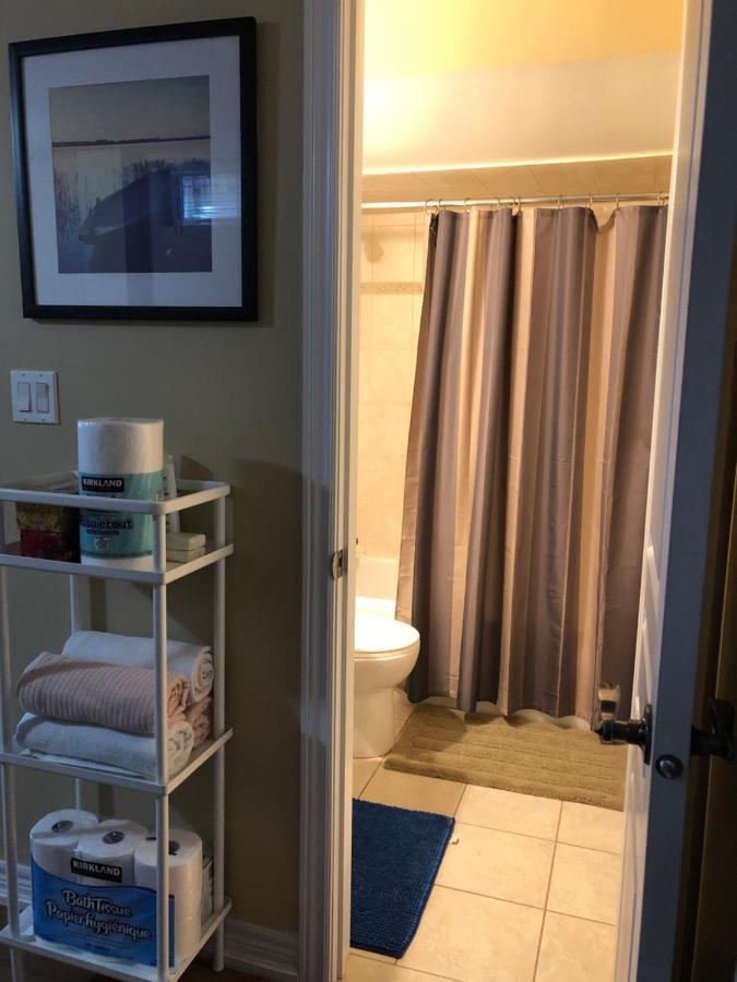 Spacious 2 Bedroom Guest Suite Toronto Exterior photo