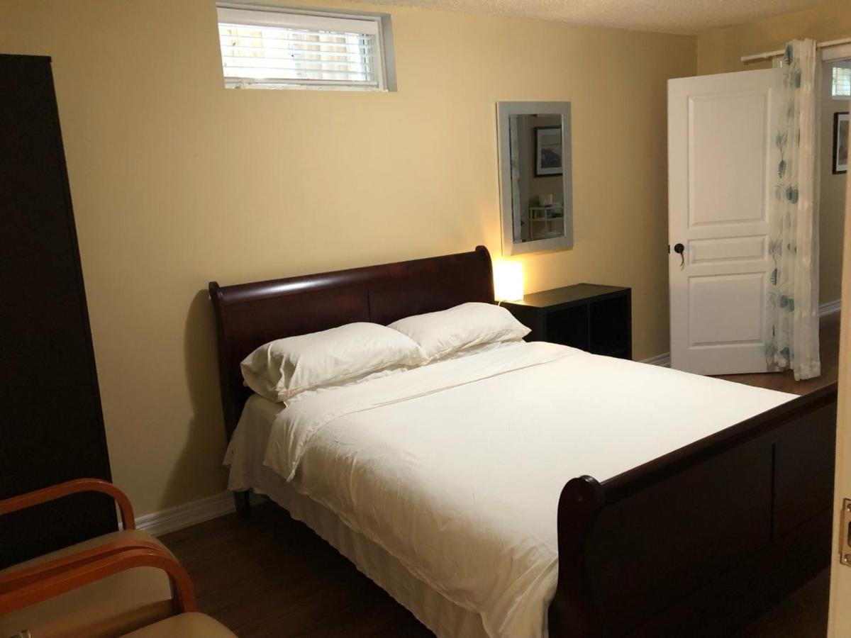 Spacious 2 Bedroom Guest Suite Toronto Exterior photo