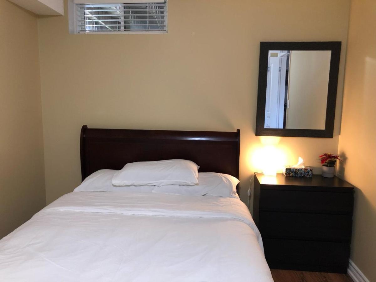 Spacious 2 Bedroom Guest Suite Toronto Exterior photo
